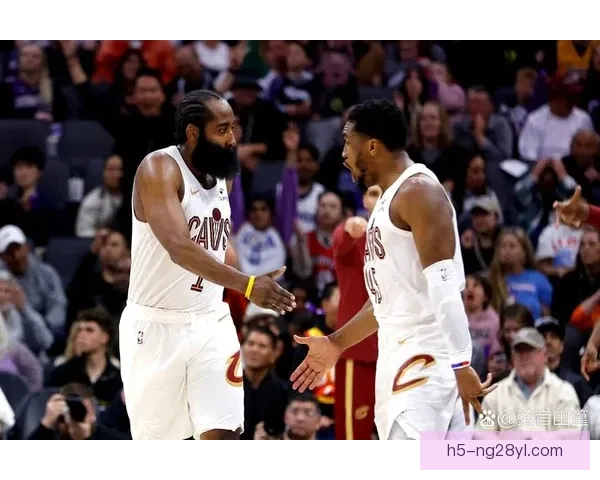 哈登首秀骑士惜败雄鹿波特绝杀